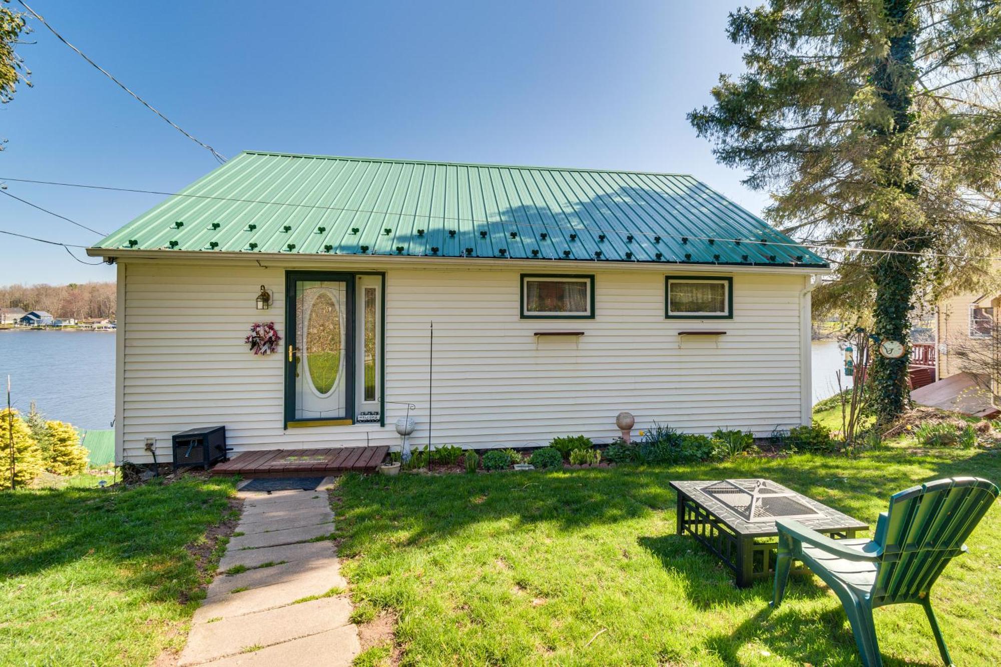 Waterfront Wolcott Vacation Rental With Deck And Views Екстериор снимка